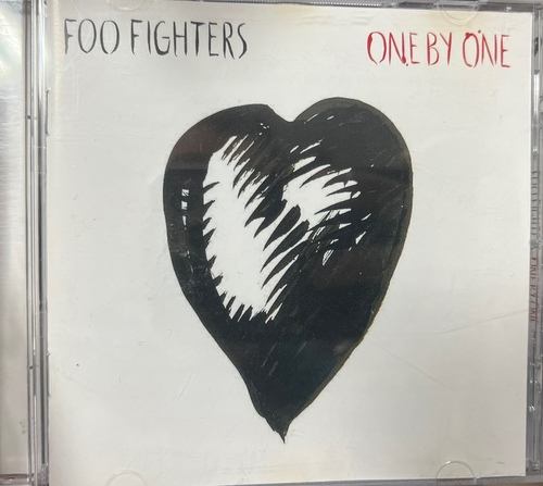 Foo Fighters – One By One